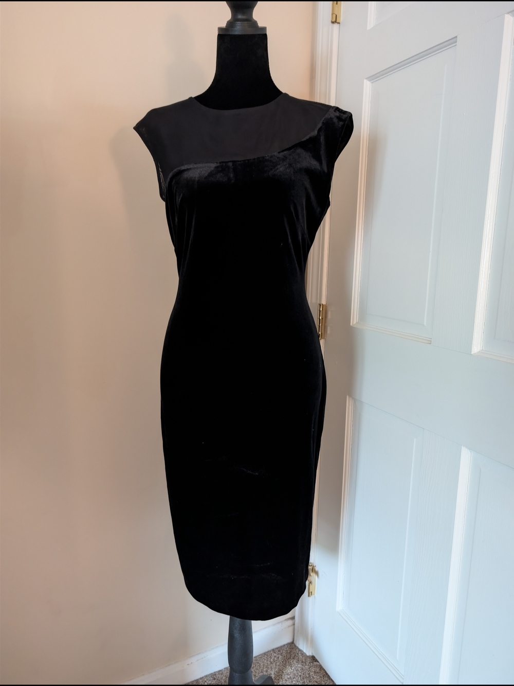 Vince Camuto Black Velvet Sheath Dress Size 6 Illusion Top